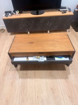 Mesa de centro elevable con almacenamiento
