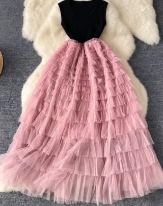 Falda larga rosa con volantes