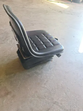 Asiento amortiguado mecánico