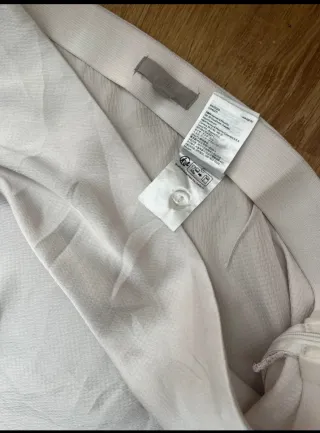 Falda H&M satinada gris/beige