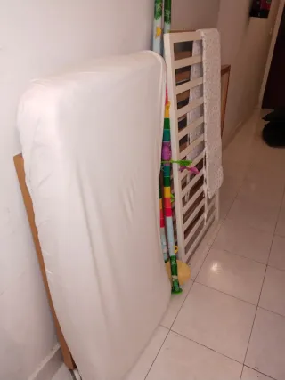 Cuna de bebé en perfecto estado