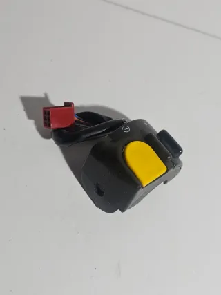 Piña Luces Yamaha Aerox revisada en buen estado
