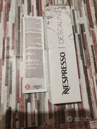 Nespresso Essenza Mini macchina caffè+portacialde