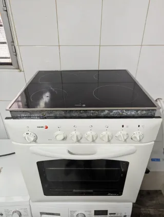 CONJUNTO DE HORNO Y VITROCERÁMICA FAGOR