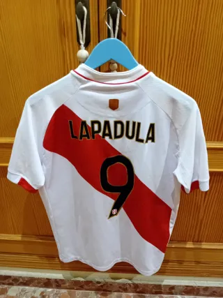 Camiseta fútbol Perú Marathon Talla S Lapadula