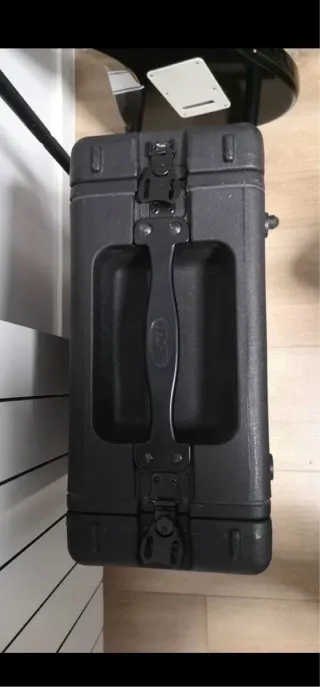 Fender, Gibson, Kemper, Neural, Taylor, Marshall+