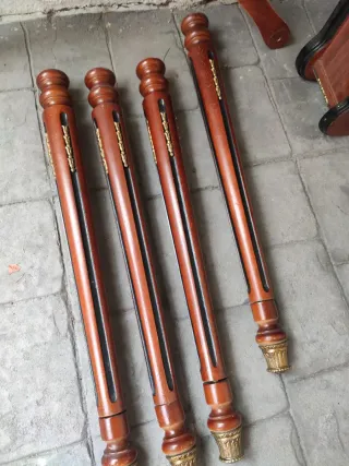 Mesa de juegos antigua de madera y cuero