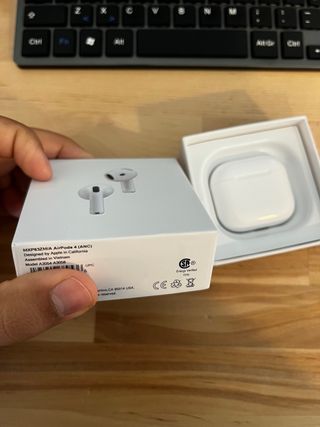 AirPods 4 ANC
