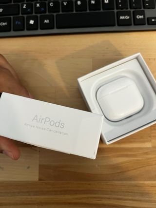AirPods 4 ANC