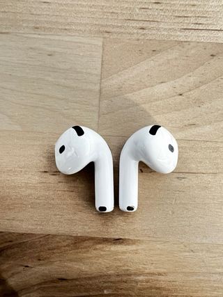 AirPods 4 ANC