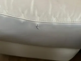 Sofá de piel blanco