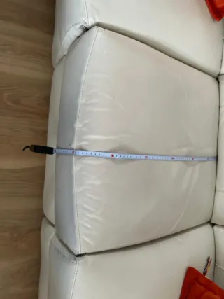 Sofá de piel blanco