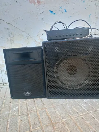 Equipo de sonido HK Audio y Peavey