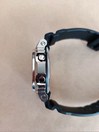 Reloj Casio G-Shock GM5600 Plata/Negro