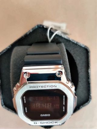 Reloj Casio G-Shock GM5600 Plata/Negro