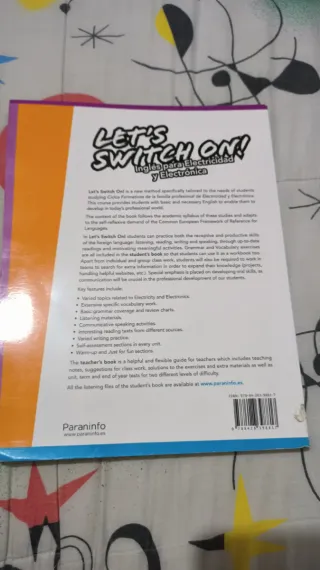 Let's Switch On Inglés electricidad y electrónica