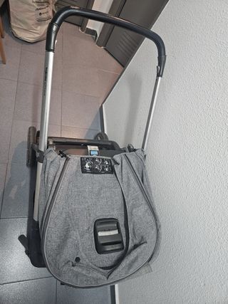 Silla de paseo Inglesina modelo Aptica (3 piezas)