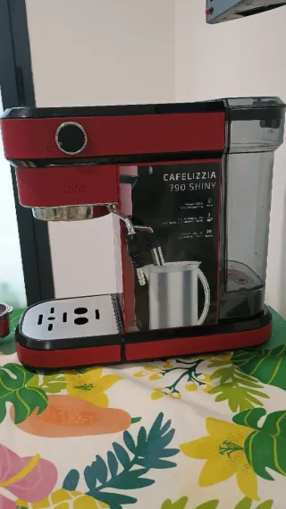 Cafetera Cecotec Cafelizzia