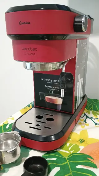 Cafetera Cecotec Cafelizzia