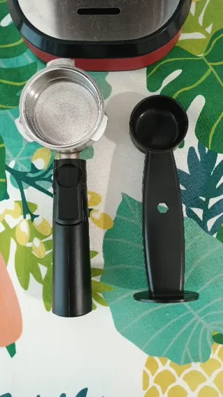 Cafetera Cecotec Cafelizzia