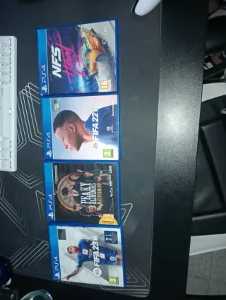 4 Giochi PS4: NFS Heat, FIFA 22, 23, Peaky