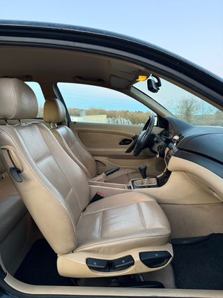 BMW 320d Compact 150cv • Cuero • Buen estado