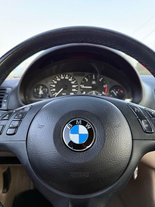 BMW 320d Compact 150cv • Cuero • Buen estado