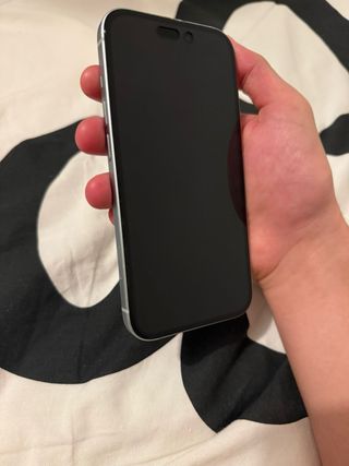 iPhone 15 azul claro