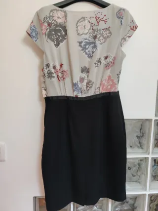 Vestido floral gris y negro talla S