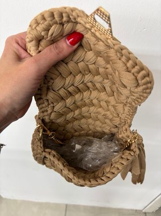 Borsetta donna beige con dettagli oro