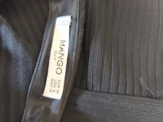 Vestido negro de canalé