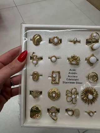 Set 24 anelli oro e bianchi