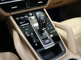 Porsche Cayenne E-Hybrid 340 kW (462 CV)