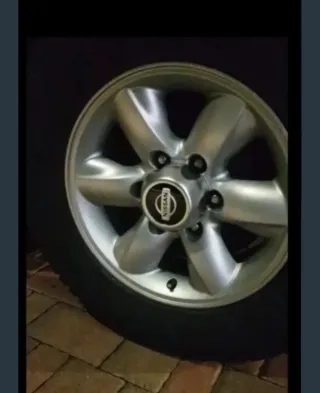 Tapacubos Nissan Terrano II