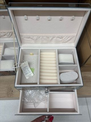 Portagioie con uccello e fiori