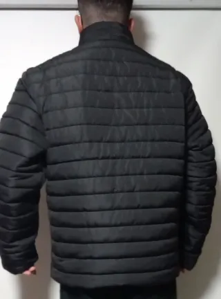Chaqueta acolchada hombre negra
