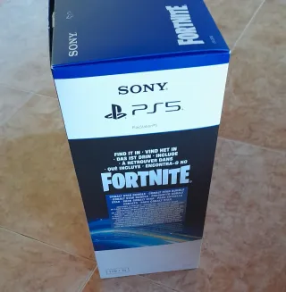Caja PS5 Edición Especial Fortnite
