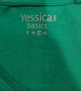 .Lote de tres camisetas, talla L.