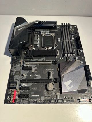 Lote Placa Base Aorus Z390 + CPU i5-9600KF