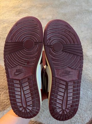 Air Jordan 1 Mid SE Tiki Leaf