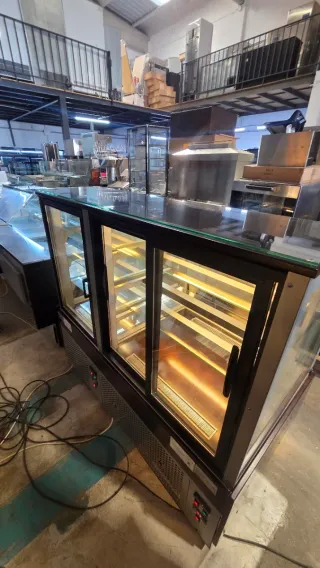 Vitrina expositora refrigerada