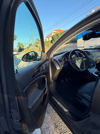 Insignia 2.0 CDTI 2010