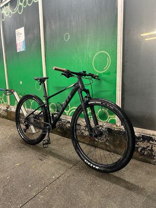 Bicicleta Giant XTC 29 MTB (M)