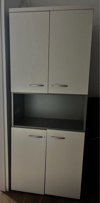 Armario archivador gris y blanco