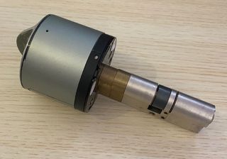 DanaLock V3-BTZE - Una cerradura inteligente para quienes no quieren llevar llaves o se las olvidan.