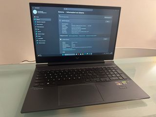 HP Victus 16 PC + alimentatore