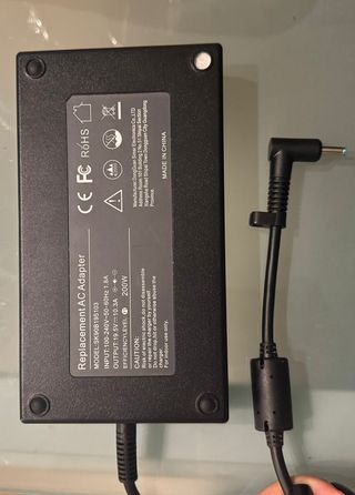 HP Victus 16 PC + alimentatore