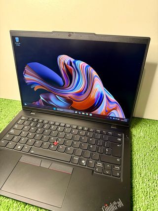 Lenovo ThinkPad – Intel Core Ultra 5 / 16GB RAM
