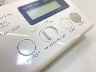 tensiometro omron hem-722c