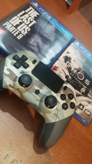 PS4 (PlayStation 4) Negra + Mando